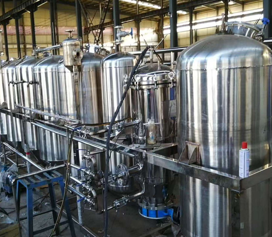 Palm oil refining equipment